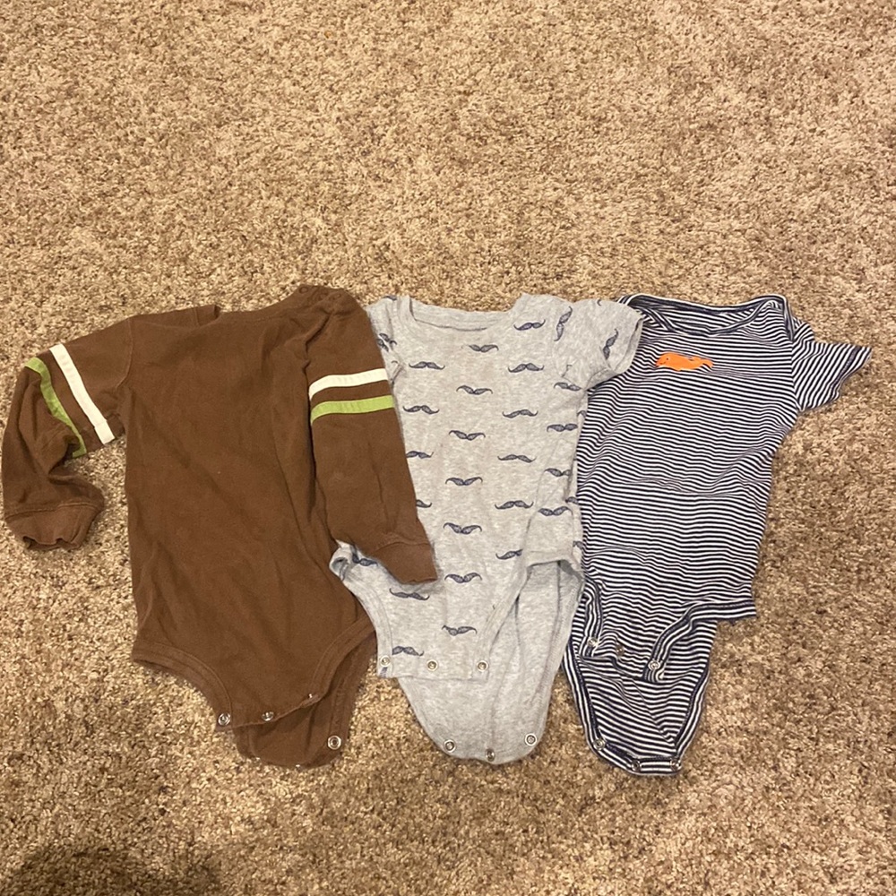 18 mo carters bodysuits